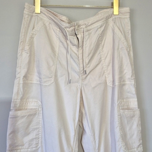 American Eagle Casual Cargo Wide Leg  Cream Pants, Size 18 - Picture 7 of 12